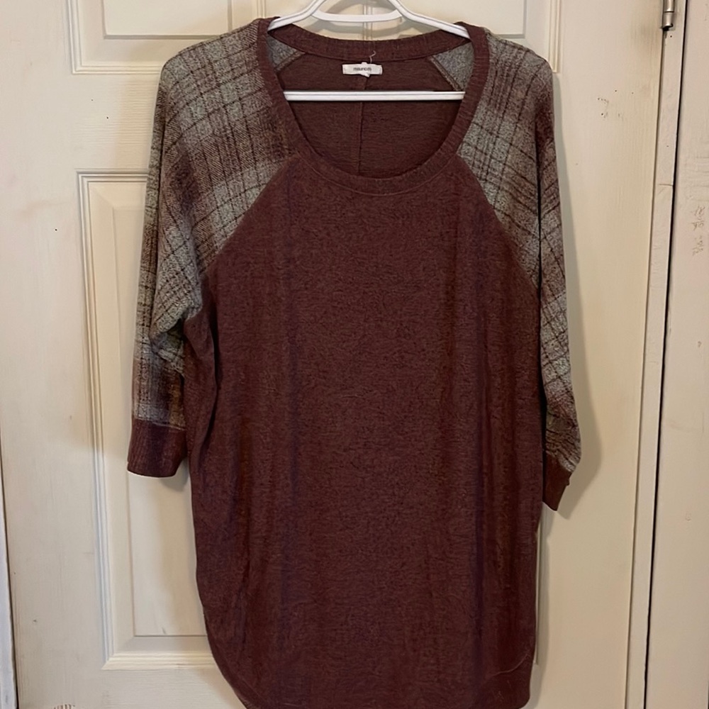 Maurices womens top, 3/4 sleeve, soft sweater material